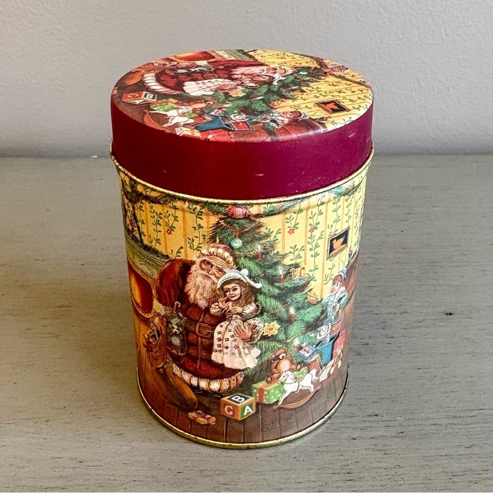VTG Festive Christmas Holiday Round Cookie Tin Set of 3 - Multicolor Santa Holly - Picture 8 of 16